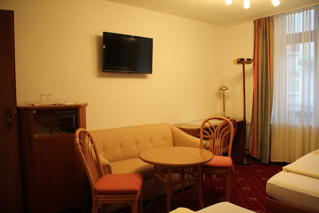 Wali'S Hotel Bielefeld Zimmer foto